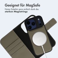 imoshion Herausnehmbare 2-in-1 Luxus-Bookcase Apple iPhone 17 Pro - Grün