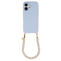 Selencia Rivièra MagSafe Backcover mit abnehmbaren Haken für das Apple iPhone 16 - Powder Blue + Bold Chain Handykette - Gold