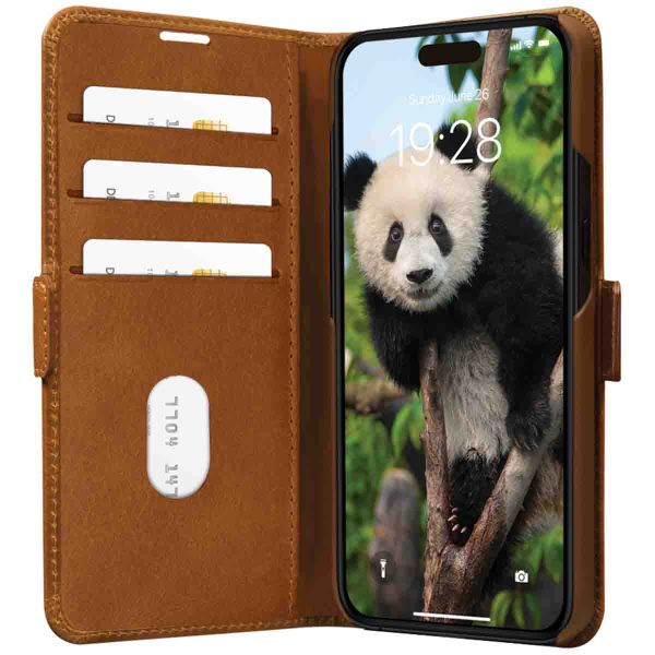 dbramante1928 Copenhagen Klapphülle Apple iPhone 15 - Braun