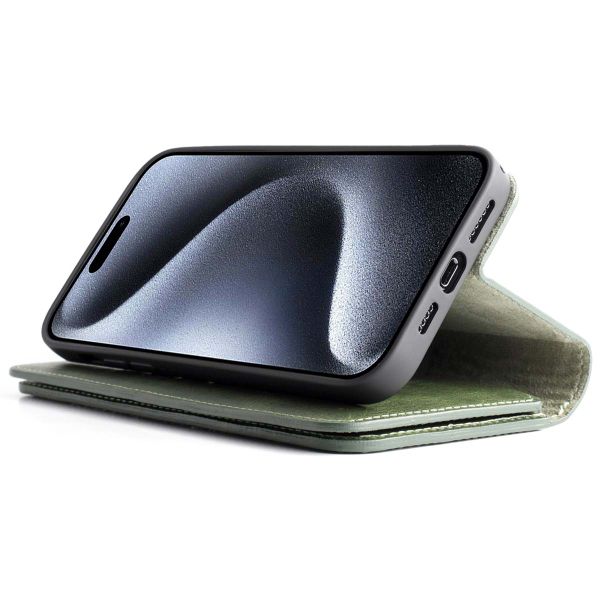 Wachikopa Multi Wallet Bookcase für das iPhone 15 Pro - Forest Green