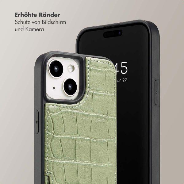 Selencia Nova Croco Back Cover mit Band und Kartenfach für das iPhone 15 - Sage Green