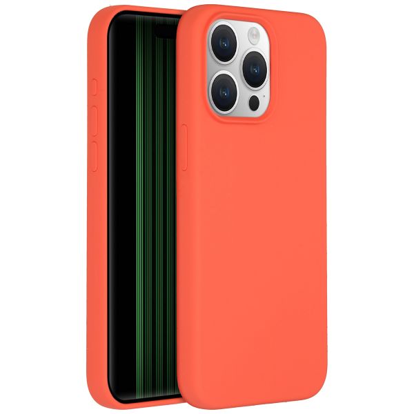 Accezz Liquid Silikoncase mit MagSafe für das iPhone 15 Pro Max - Nectarine