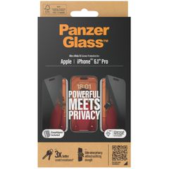 PanzerGlass Ultra Wide Fit Antibakterieller Screen Protector mit Sichtschutz inkl. Applikator für das iPhone 15 Pro