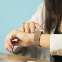 imoshion Magnetisches Milanaise Armband für das  Fitbit Versa 4/ 3 / Sense (2) - Rosé gold