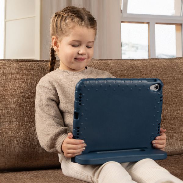 imoshion Schutzhülle mit Handgriff kindersicher Samsung Galaxy Tab A11 / A9 8.7 Zoll - Dunkelblau