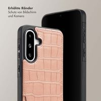 Selencia Nova Croco Back Cover mit Band und Kartenfach für das Samsung Galaxy A36 / A56 - Old Pink