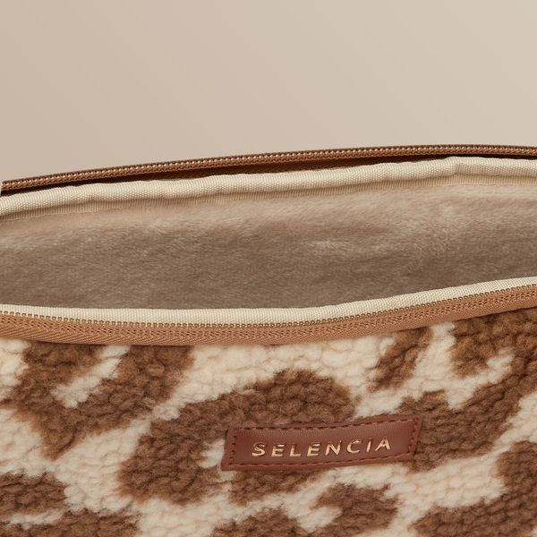 Selencia Teddy Laptop Hülle 15-16 Zoll - Laptop Sleeve - Vanilla Leopard