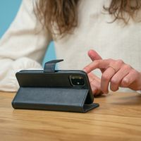 imoshion Luxuriöse Klapphülle Schwarz für Nokia 4.2