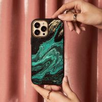 Burga Elite Gold Backcover für das iPhone 14 - Emerald Pool