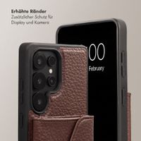 Selencia Sera HandyHülle mit Kordel und Umschlag-Kartenhalter Samsung Galaxy S25 Ultra - Chocolate Brown