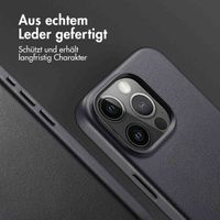 Accezz MagSafe Leather Backcover für das iPhone 15 Pro - Onyx Black