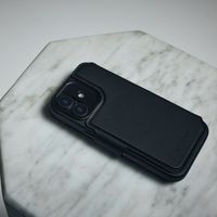 Decoded 2 in 1 Leather Klapphülle MagSafe Apple iPhone 17 Pro - Solid Clay