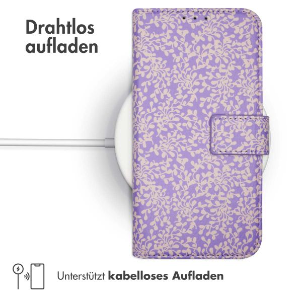 imoshion ﻿Design Klapphülle für das Samsung Galaxy S22 - Purple White Flowers