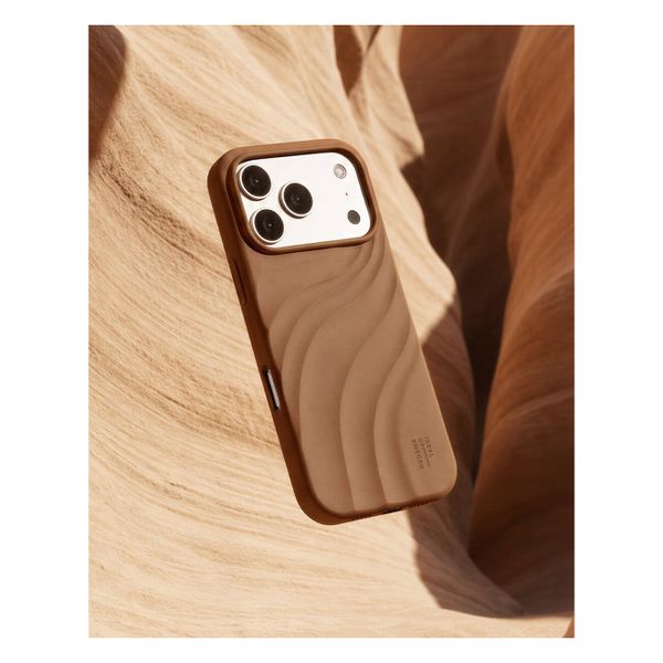 iDeal of Sweden Soft Swirl Silicone MagSafe Hülle Apple iPhone 17e / 16e / 15 / 14 / 13 - Salted Caramel