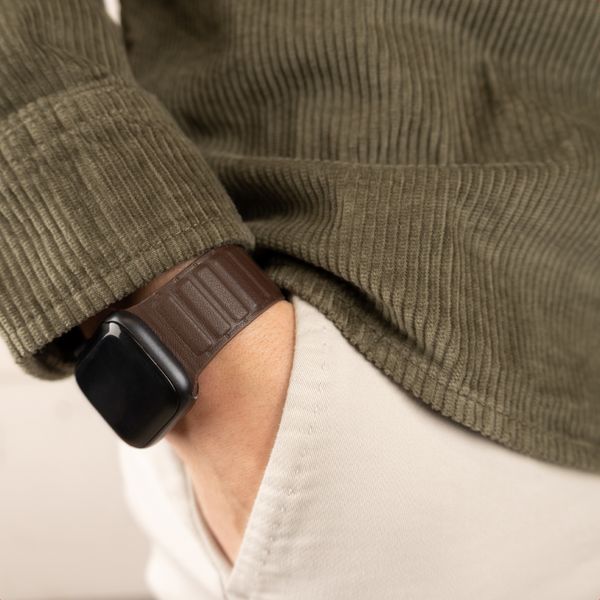 Accezz Magnetisches Echtlederarmband für Apple Watch | 44/45/46/49 mm - Chocolate Brown
