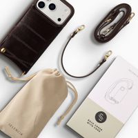 Selencia Nova Echtleder Backcover mit Kartenhalter Apple iPhone 17 Pro - Dark Chocolate