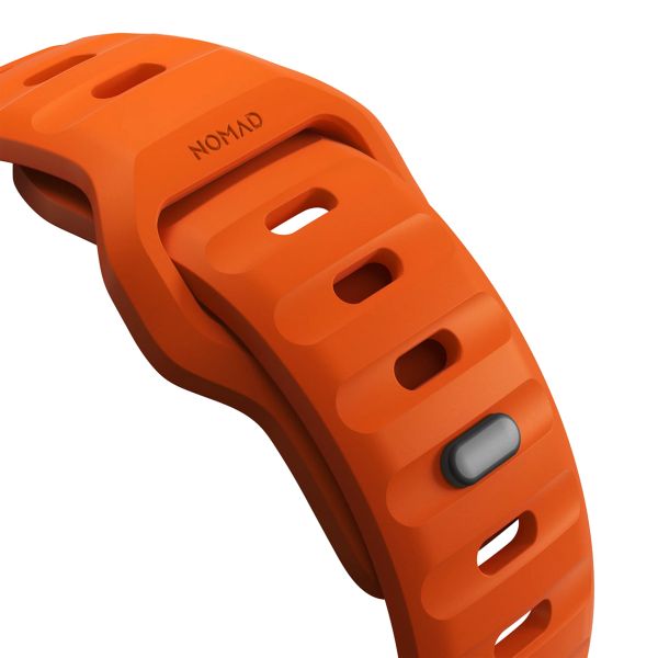 Nomad Sport Armband FKM für das  Apple Watch Series 1 t/m 9 / SE (38/40/41 mm) | Series 10 / 11 (42 mm) - Ultra Orange