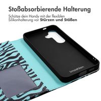 imoshion Design Klapphülle für das Samsung Galaxy S24 - Black Blue Stripes