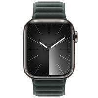 Apple Armband mit Magnetverschluss FineWoven für das  Apple Watch Series 1 t/m 9 / SE (38/40/41 mm) | Series 10 / 11 (42 mm) - Größe S/M - Evergreen