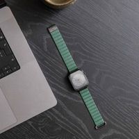 imoshion Magnetlederarmband für Apple Watch Series 1 t/m 9 / SE (38/40/41 mm) | Series 10 / 11 (42 mm) - Grün