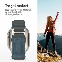 imoshion Nylon-Armband Alpine für die Apple Watch Series 1 bis 10 / SE / Ultra (2) (44/45/46/49 mm) - Blau