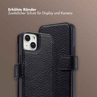 Selencia Riva Bookcase mit MagSafe und Handgelenkband Apple iPhone 14 / 13 - Schwarz