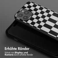 Selencia Silikonhülle design mit abnehmbarem Band für das iPhone 15 Pro Max - Irregular Check Black