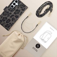 Selencia Sabi Klapphülle mit Leopardenmuster Samsung Galaxy S24 / S25 - Midnight Black