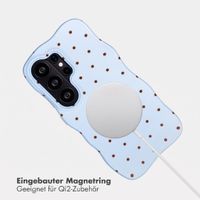 Selencia Vivid Wavy Backcover mit MagSafe Samsung Galaxy S26 Ultra - Happy Dots Digital Sky