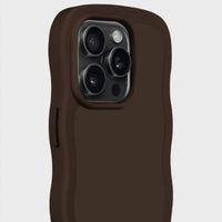 Holdit Wavy Case für das Apple iPhone 15 Pro Max - Chocolate