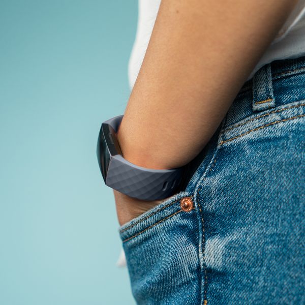 imoshion Silikonband für das  Fitbit Charge 3 / 4 - Grau