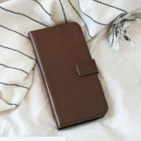 Selencia Echtleder Klapphülle Apple iPhone 12 Pro Max - Braun