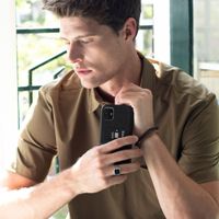 Selencia Vayu Veganes Leder-Backcover Apple iPhone 12 (Pro) - Schwarz