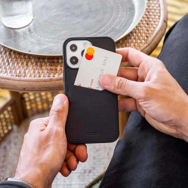Accezz Premium Leather Card Slot Back Cover für das Apple iPhone 14 Plus - Schwarz