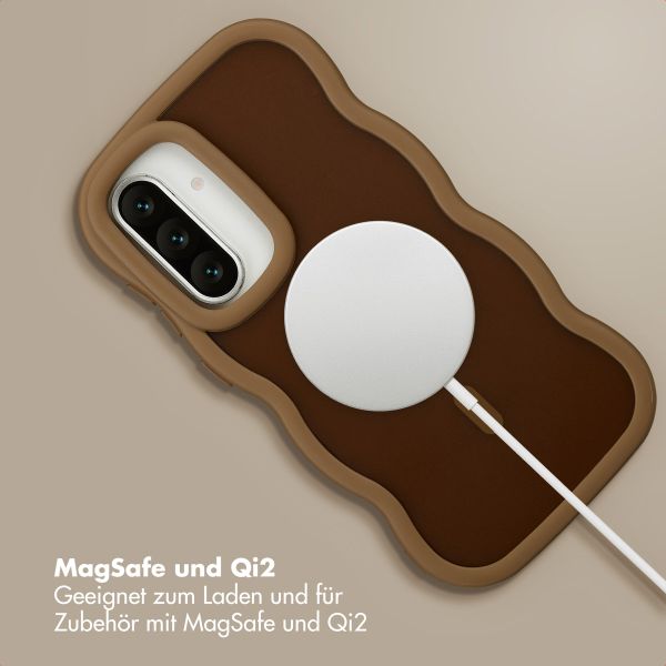 Selencia Wavy Backcover mit MagSafe Samsung Galaxy A36 / A56 - Mocha Brown