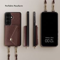 Selencia Sera HandyHülle mit Kordel und Umschlag-Kartenhalter Samsung Galaxy S26 - Chocolate Brown