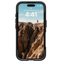 UAG Civilian Backcover MagSafe für das iPhone 16 - Black