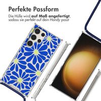 imoshion Design Hülle mit Band für das Samsung Galaxy S23 Ultra - Cobalt Blue Flowers Connect