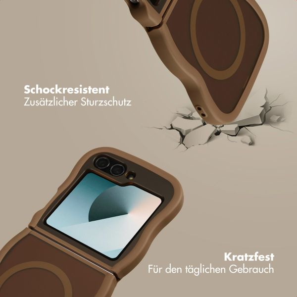 Selencia Wavy Backcover mit MagSafe Samsung Galaxy Z Flip 6 - Mocha Brown