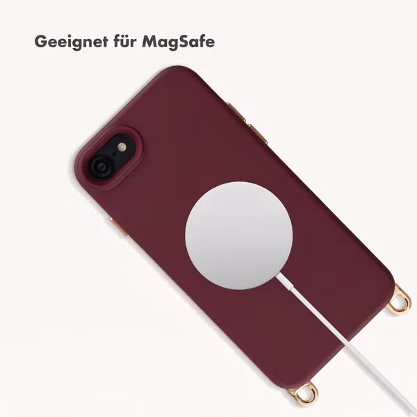 Selencia Rivièra Backcover mit MagSafe mit abnehmbaren Haken Apple iPhone SE (2022 / 2020) / 8 / 7 / 6(s) - Bold Burgundy