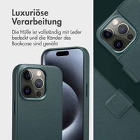 Accezz 2-in-1 Klapphülle aus Leder mit MagSafe Apple iPhone 15 Pro - Cedar Green