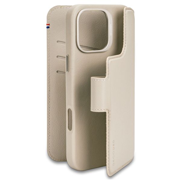 Decoded 2 in 1 Leather Klapphülle MagSafe Apple iPhone 16 Pro Max - Clay