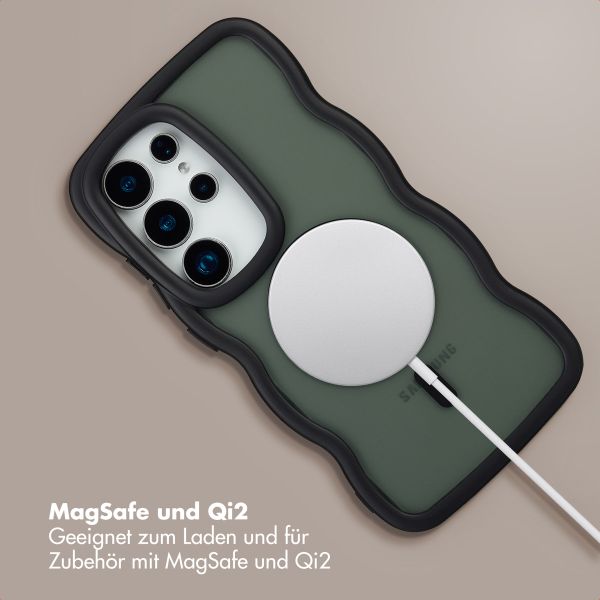 Selencia Wavy Backcover mit MagSafe Samsung Galaxy S25 Ultra - Schwarz