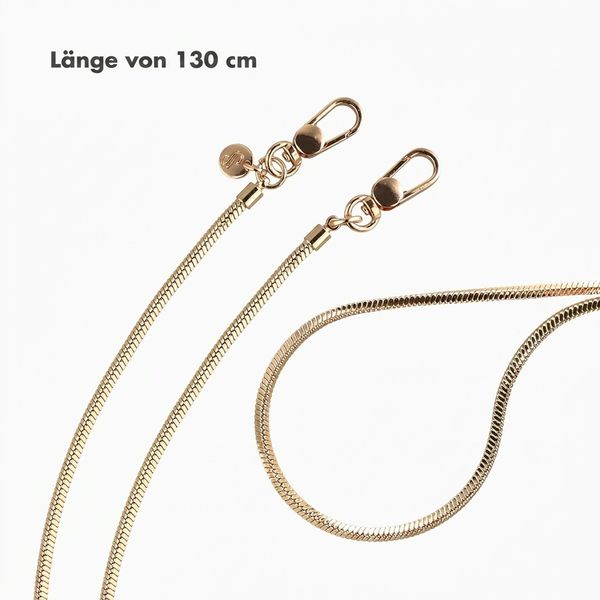 Selencia Rivièra MagSafe Backcover mit abnehmbaren Haken für das Apple iPhone 16 - Velvet Black + Sleek Chain (130 cm) - Gold