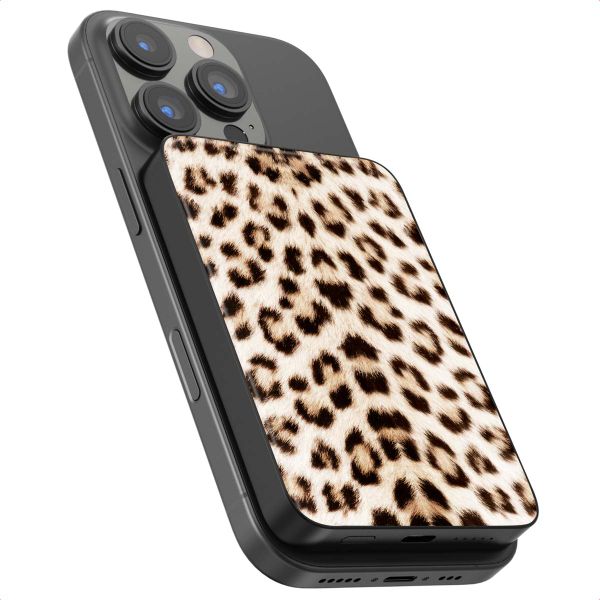 Selencia Vivid Powerbank 5.000 mAh - MagSafe und Qi2 - Schwarz / Leopard