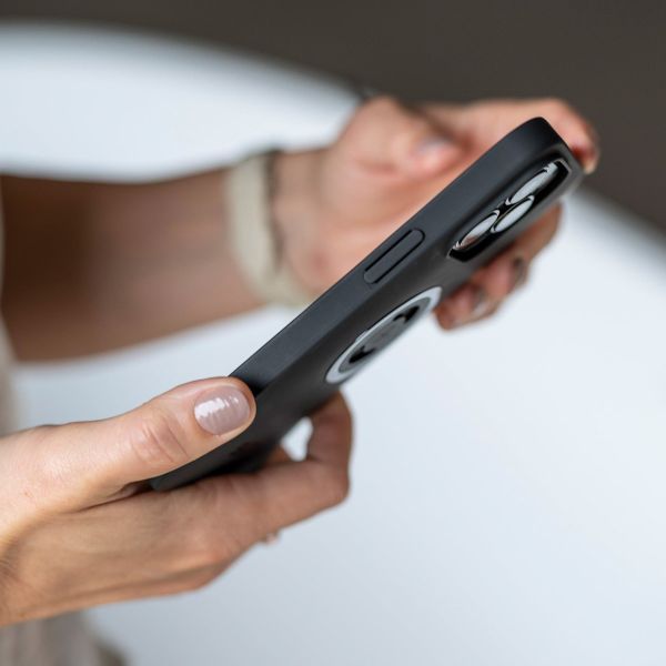 SP Connect SPC+ Series - Handyhülle für das Apple iPhone 16 - Schwarz