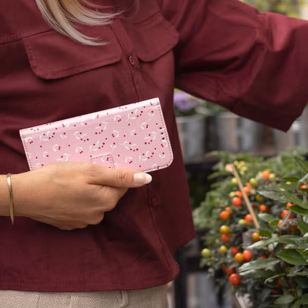 imoshion Design Klapphülle Apple iPhone SE (2022 / 2020) / 8 / 7 / 6(s) - Blush Berries