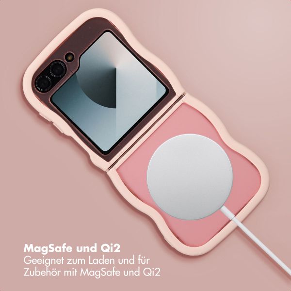 Selencia Wavy Backcover mit MagSafe Samsung Galaxy Z Flip 6 - Soft Pink