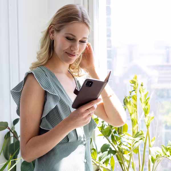 Selencia Echtleder Klapphülle Huawei P30 Pro - Braun