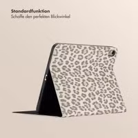 Selencia Sabi Klapphülle mit Leopardenmuster Apple iPad 11 (2025) 11 Zoll A16 / iPad 10 (2022) 10.9 Zoll - Soft Ivory
